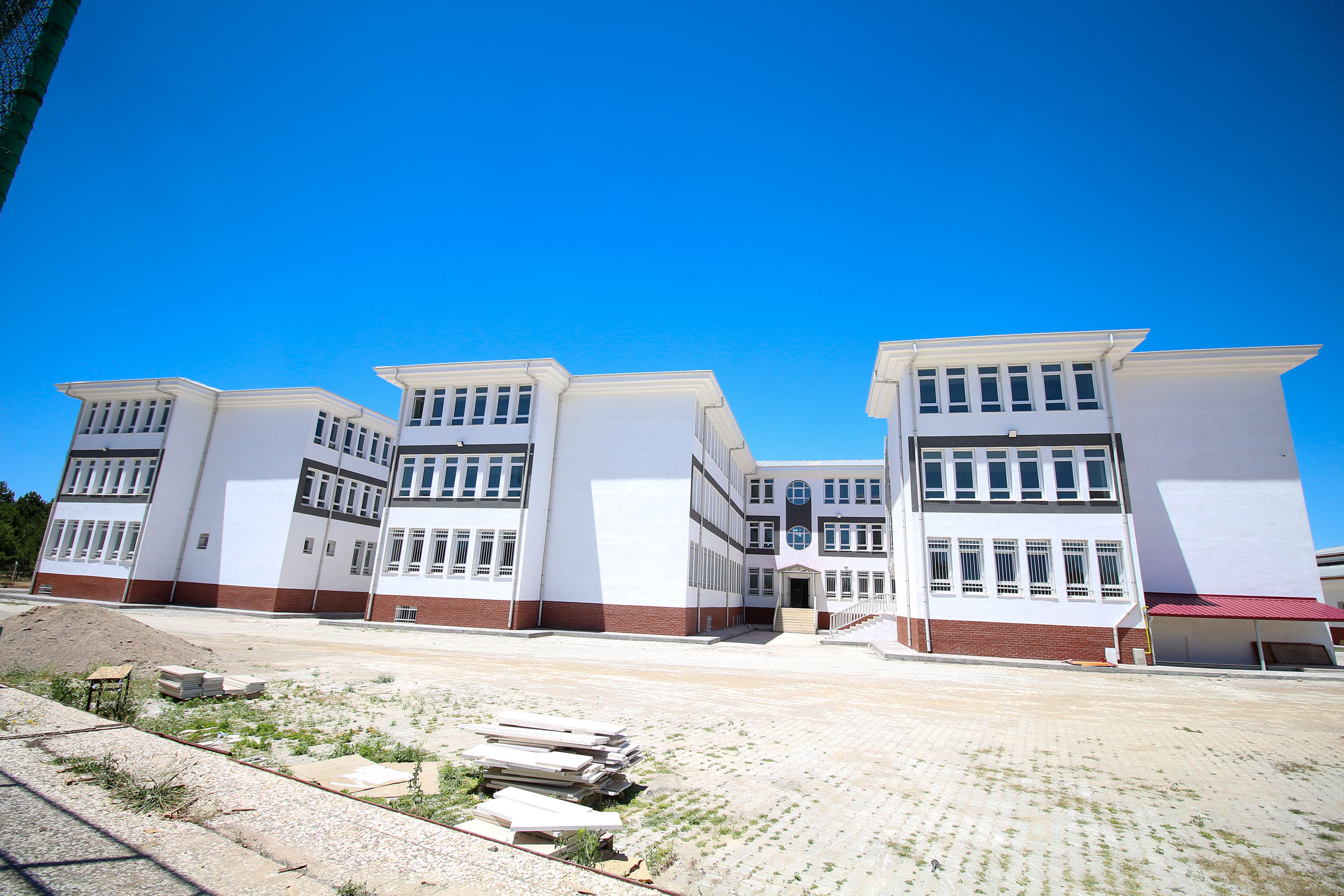 Teaş İstiklal Ortaokulu