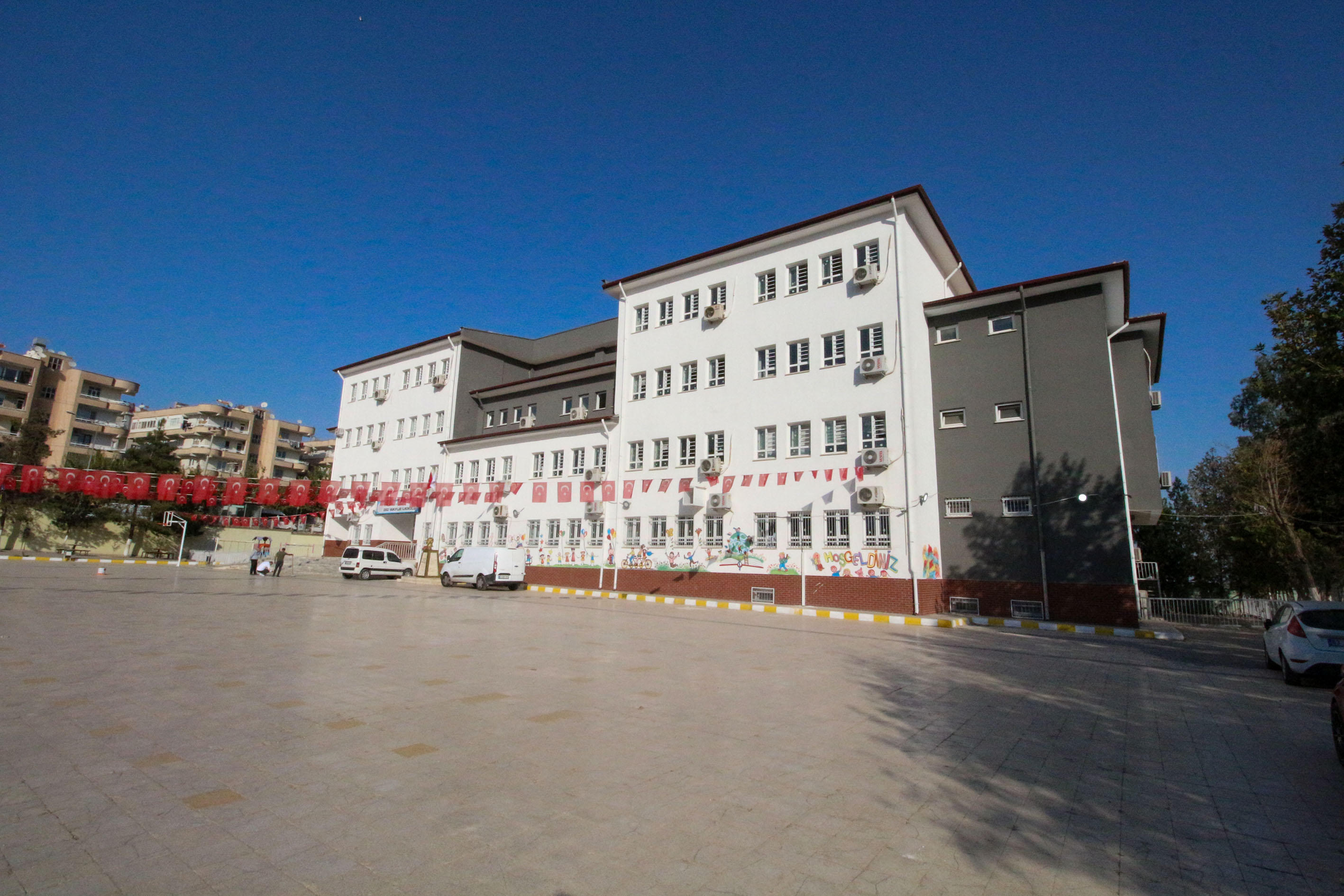 Vakıflar 2002 İlkokulu